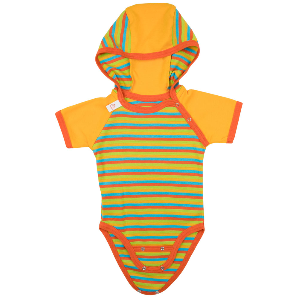 pagabei_bio_baby_body_kapuze_kurzarm_gesterift_mango_bun_VOt